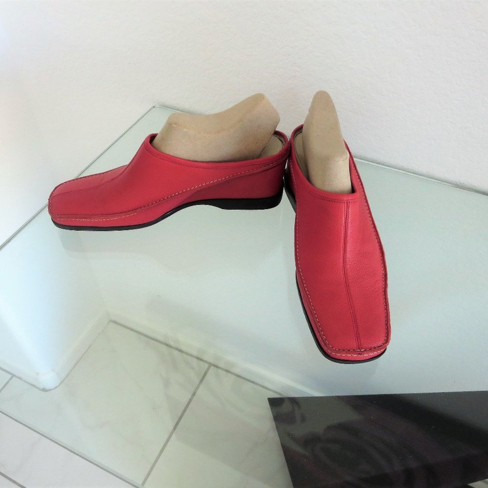 VIA SPIGA Coral Leather Wedge Mules Square Toe